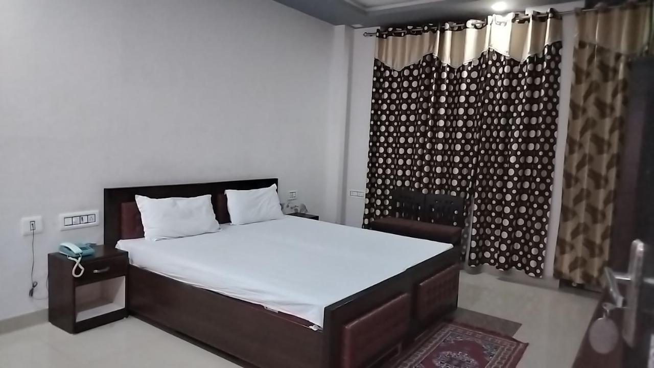 סוואי מדופור Tiger Guest House מראה חיצוני תמונה