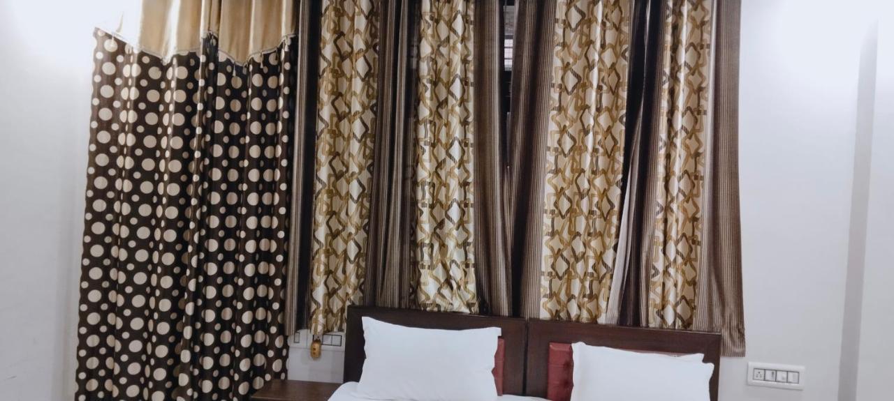 סוואי מדופור Tiger Guest House מראה חיצוני תמונה