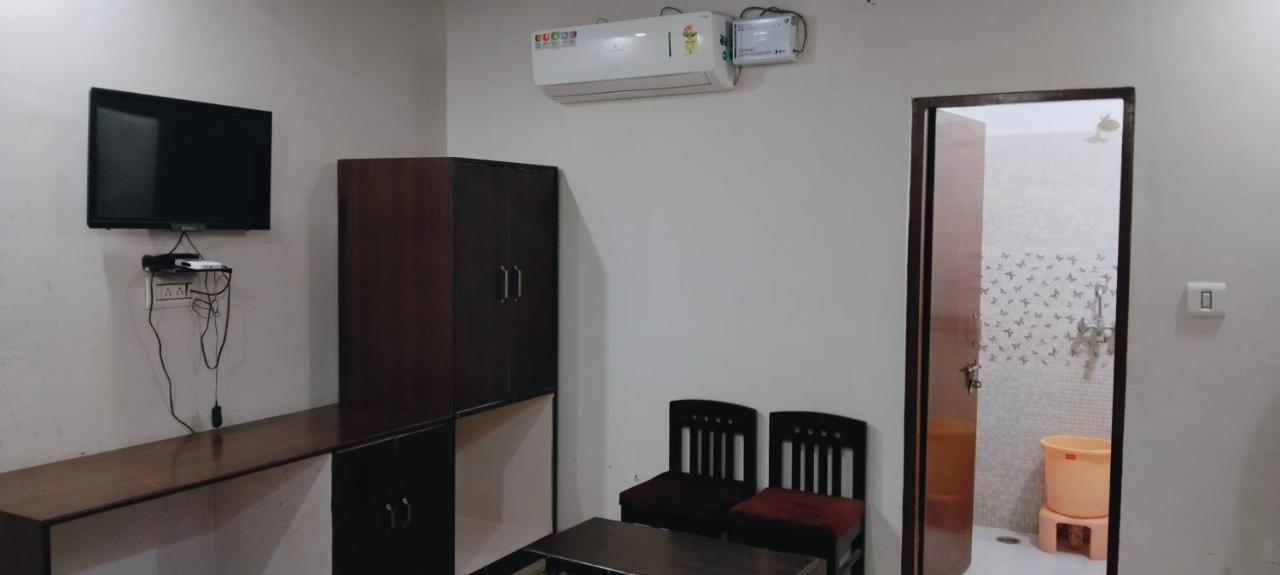 סוואי מדופור Tiger Guest House מראה חיצוני תמונה